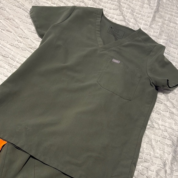 Figs Moss Scrub Set - Picture 2 of 6